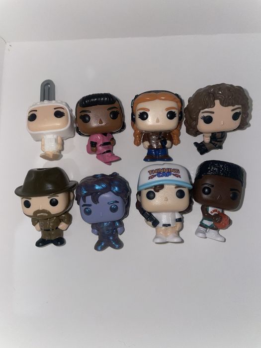 Фігурки з дивні речі