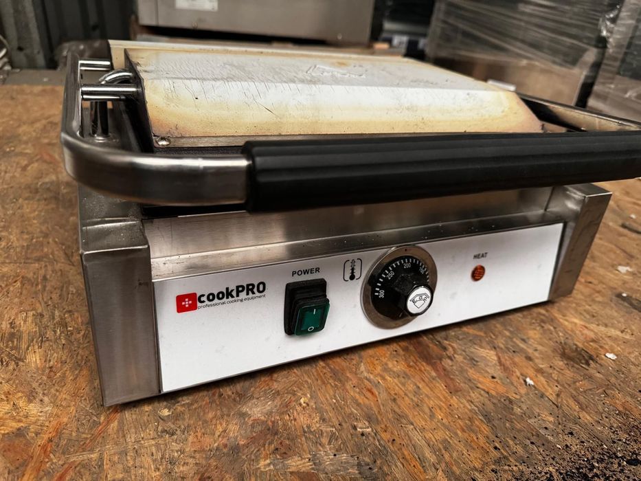 Grille gastronomiczne / opiekacze / roller do hot dogów – różne modele