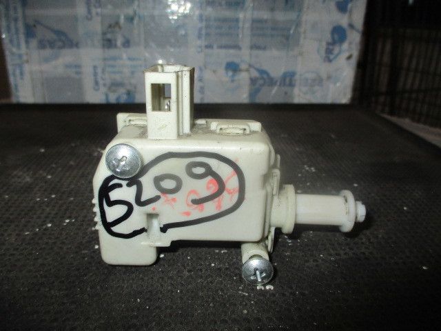 Pistola do depósito de combustível VOLKSWAGEN Polo (6N)