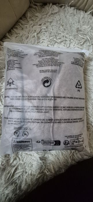 Nowy sweterek z kapturem 100% wool