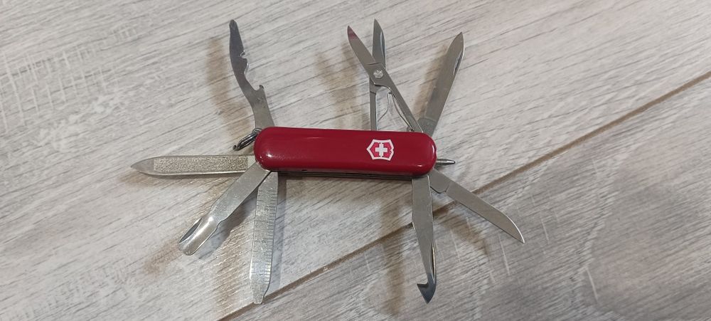 Victorinox швейцарський міні чемп  Рамблер кавалер