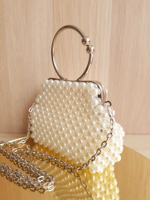 Torebka Kremowa Srebrna Perłowa Perły Z Uchytem Do Ręki Na Ramię
