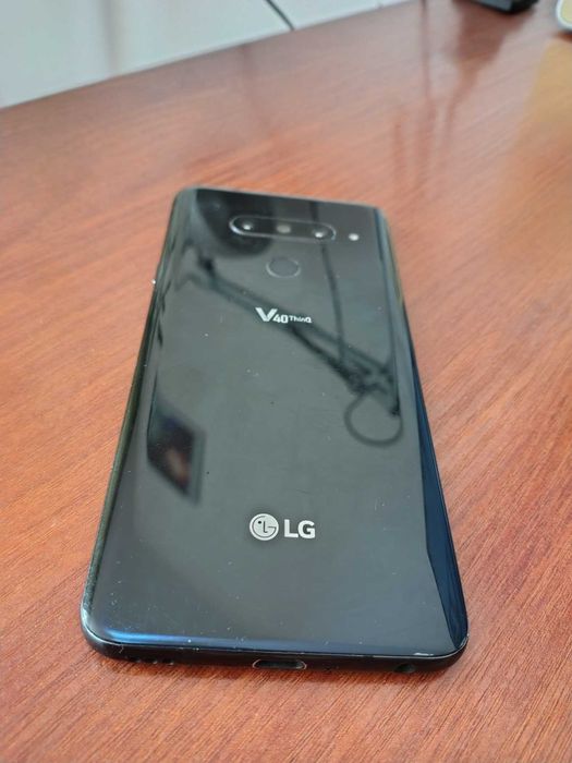 Смартфон LG V40 Thinq 6/64Gb