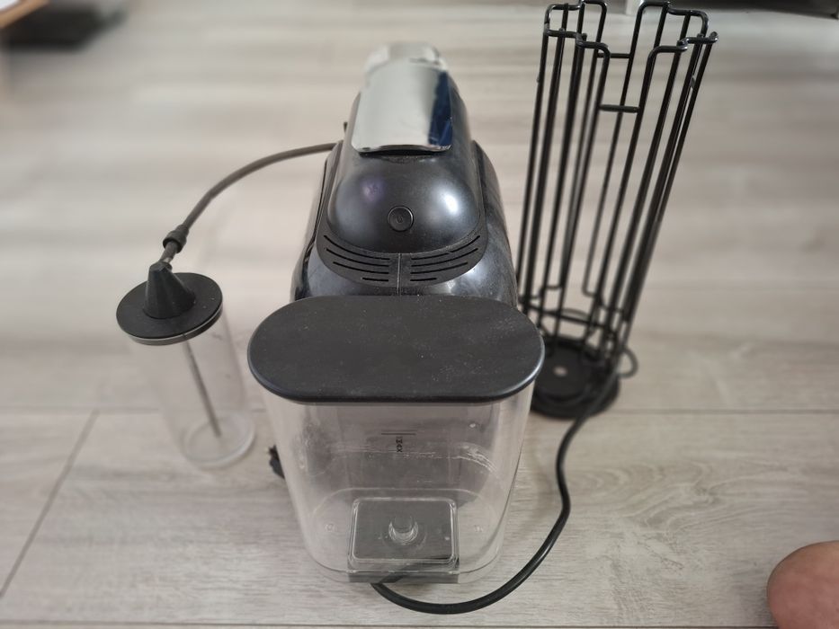 Ekspres kapsułkowy DELTA Q Mini QOOL + stojak na kapsułki