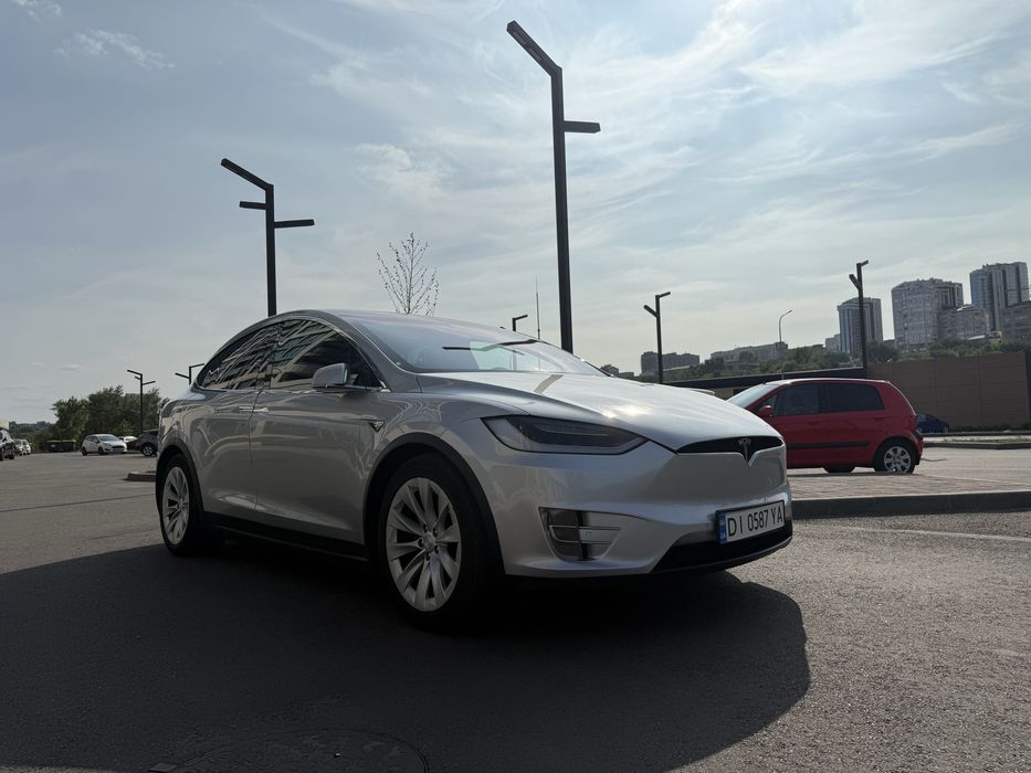 Продам Tesla X 100 D