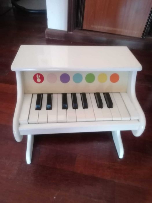Piano de confete Janod para crianças