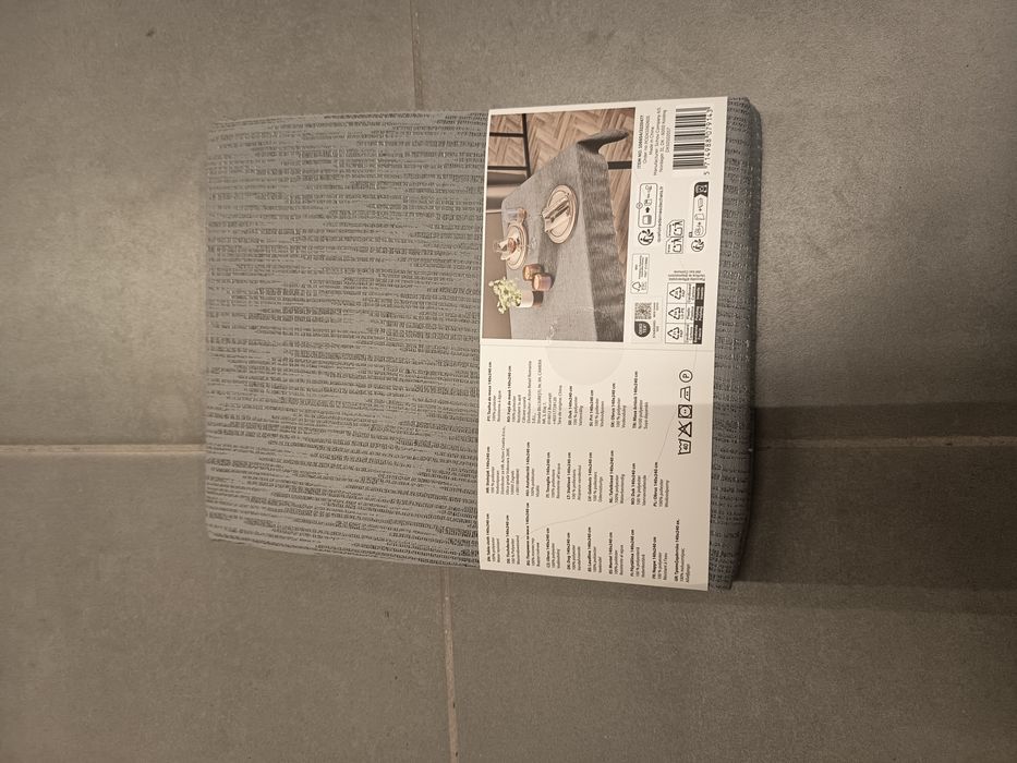 Nowy szary bawełniany obrus na stół