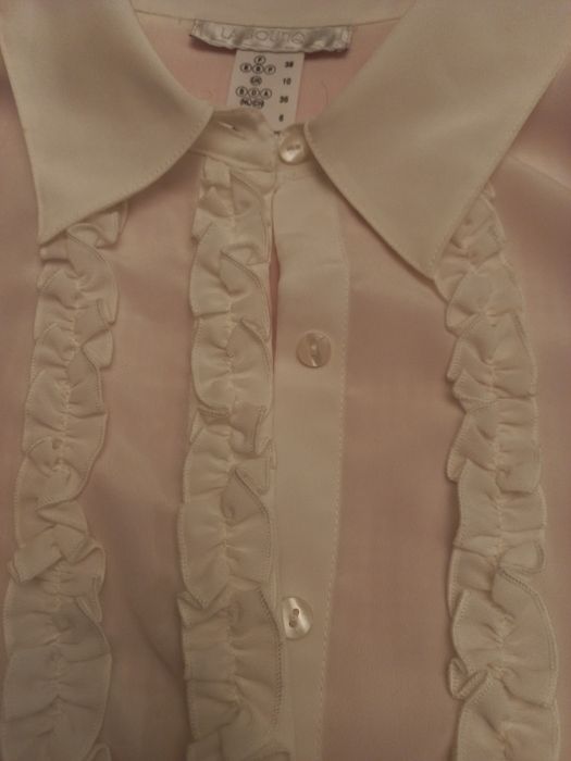 Camisa branca nova com folhos e punho solto