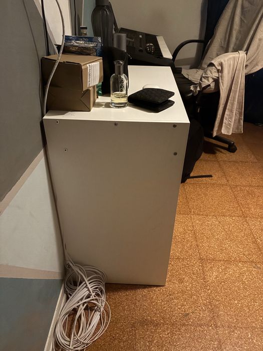 Vendo mesa pequena aproximadamente 130cm