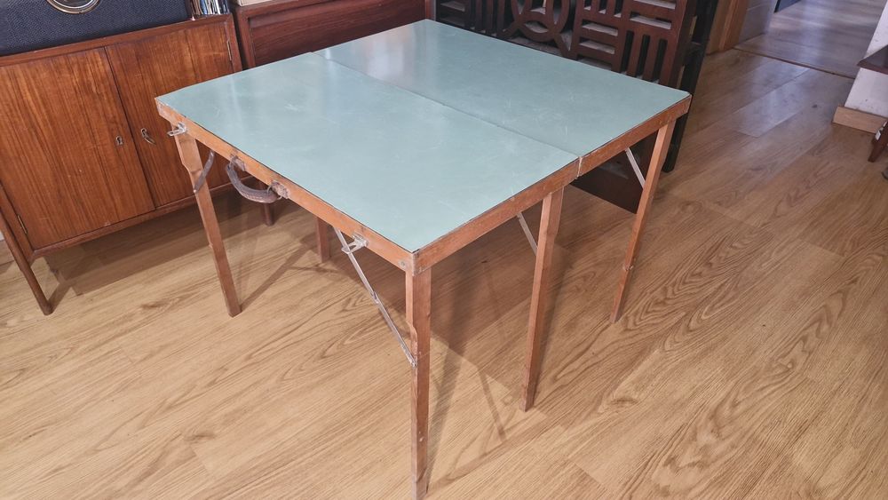 Mesa dobrável antigal