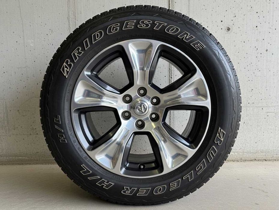 Felga Koło Dodge RAM 1500 V 6X139.7 5YD57TRMAA 275/55R20 Bridgestone