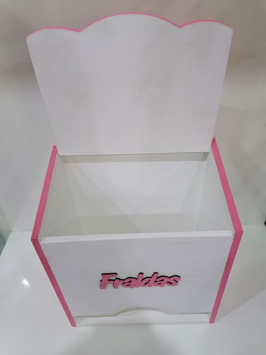 Caixa guarda fraldas