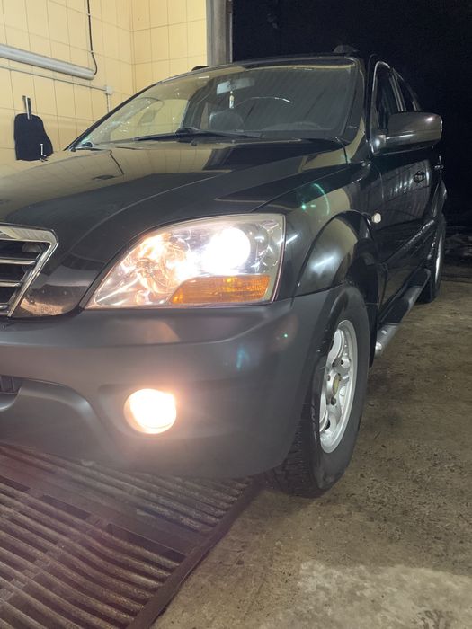 Бампер задній Kia Sorento 1 парктроніки кіа соренто фаркоп