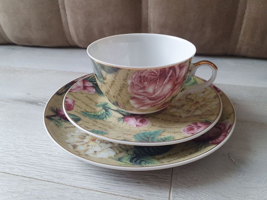 Чашка з блюдцем нова
