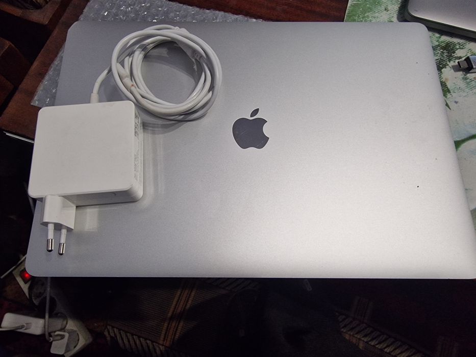 Macbook Pro 15" a1707 i7\16\512, Дві відеокарти MacOS і Windows