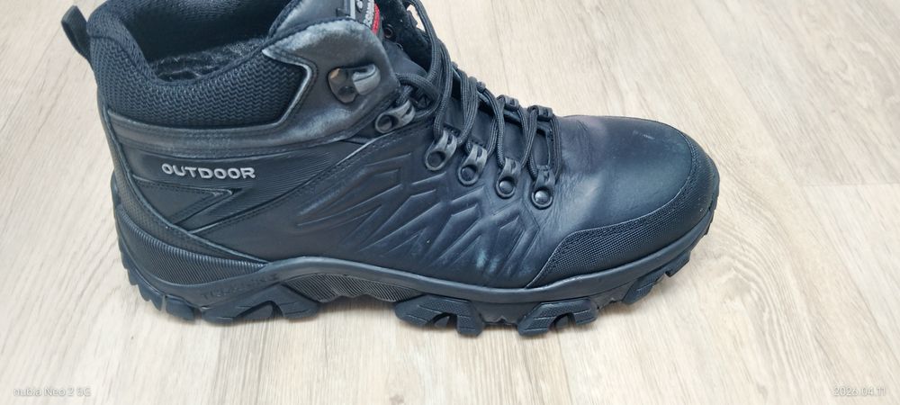 продаю чоловічі зимові черевики CLUBSHOES у хорошому стані
