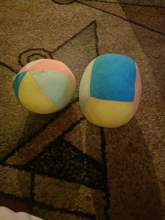 Piłeczki w formie grzechotki dla dzieci