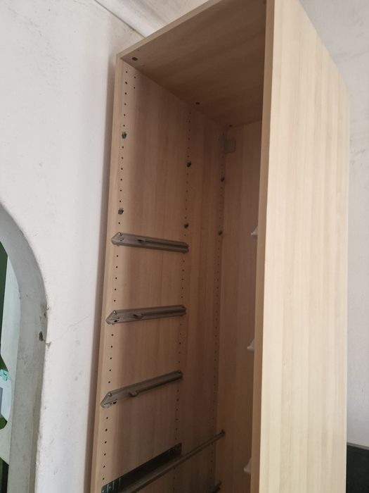 Roupeiro sem portas