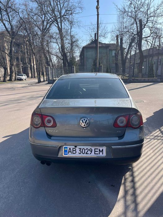Volkswagen Passat B6 2006 2.0 FSI MT