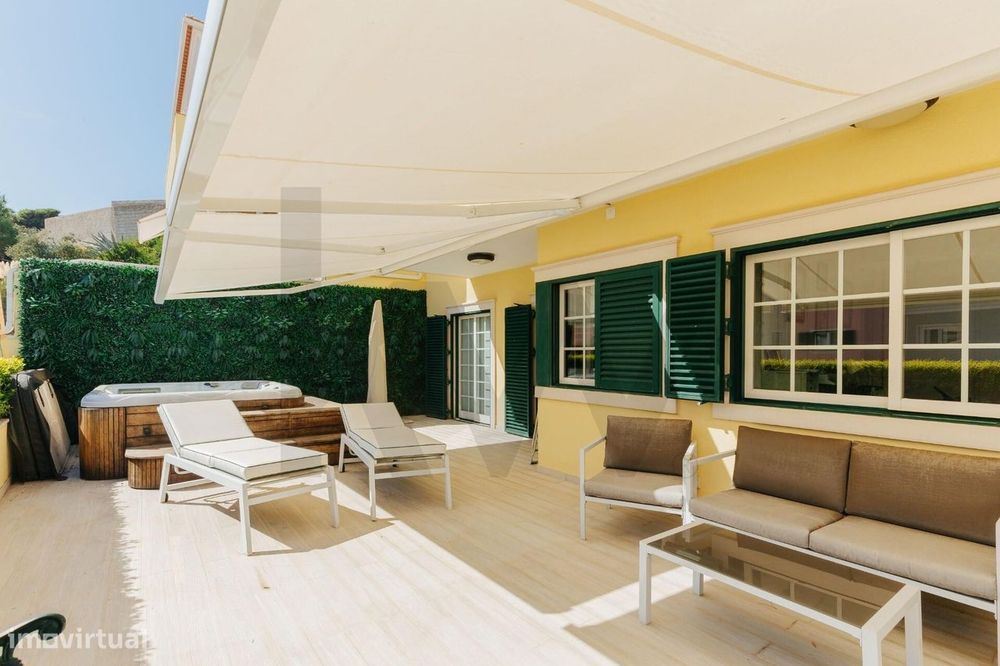 Apartamento no Monte Estoril, com terraço a sul em condomínio de de Pr