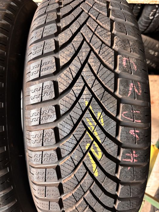 Opony zimowe NOWE Falken 215/55/18 Jarbet #Z7