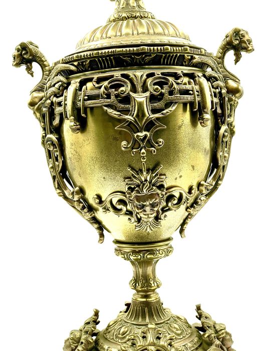 Grande ânfora em bronze (Napoleão) antiga