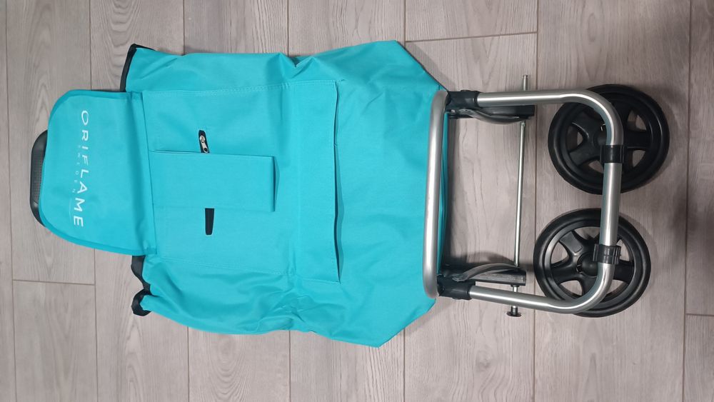 Carrinho de compras / praia da Oriflame