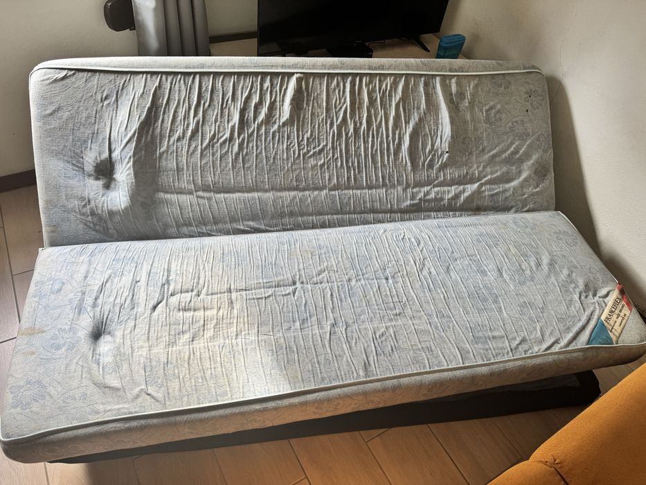 Vendo dois sofas cama