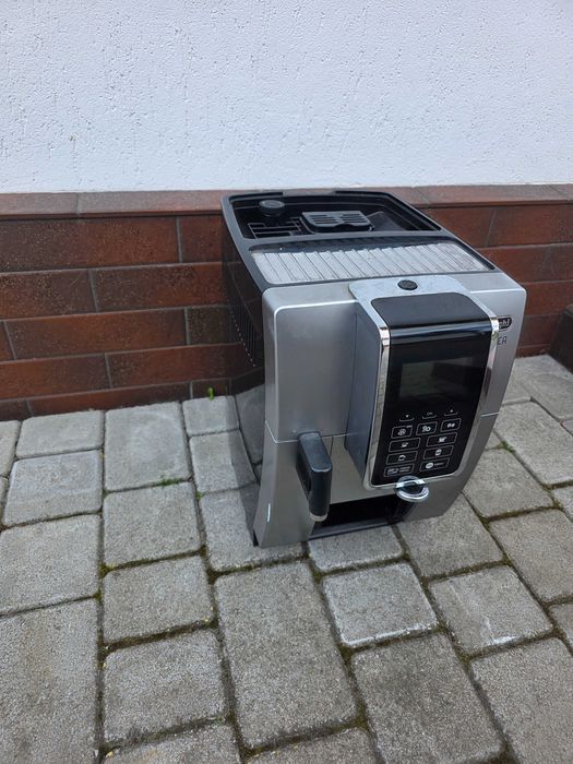 Кавомашина Delonghi Dinamica під відновлення або на запчастини