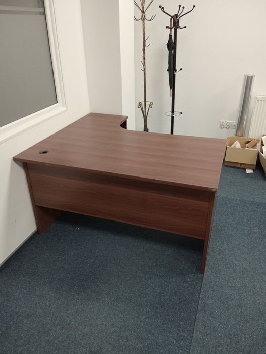 Biurko Biurka 7szt  Sprzedam duże biurka Transport Gratis