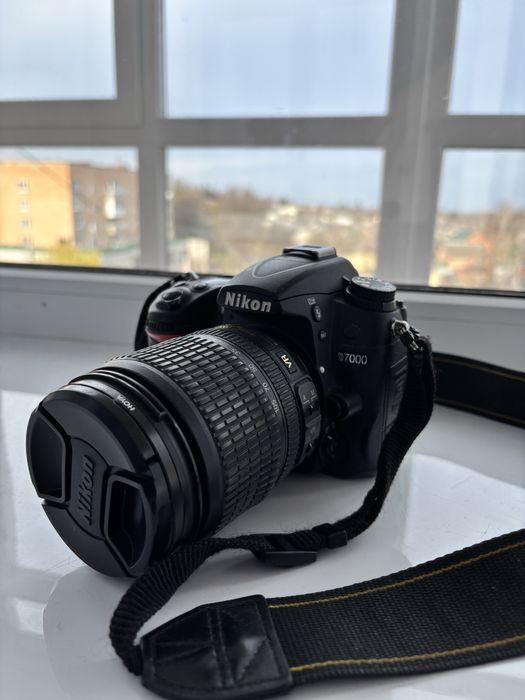 Фотоапарат Nikon D7000 + обʼєктив