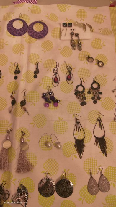 Brincos  girissimos, pregadeira de cabelo