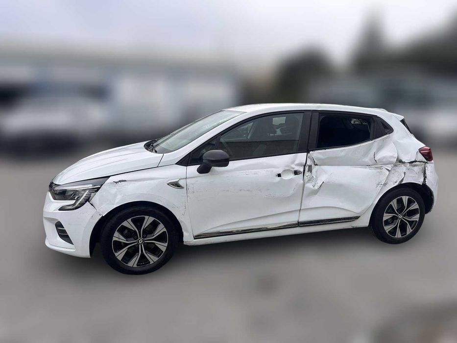 Renault Clio V 1.5 Blue dCi 101 cv de 2021 Salvado