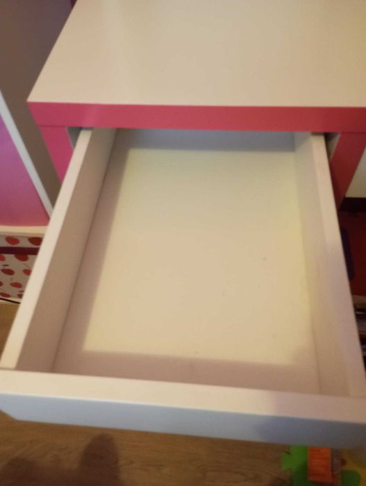 Para venda secretaria IKEA(oferta de cadeira) 85€