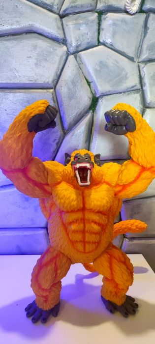 Figurka Złotego Oozaru z anime Dragonball GT, bardzo duża