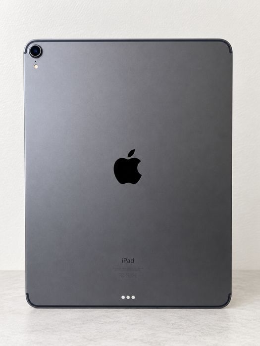 iPad Pro 12.9 Wi‑Fi + LTE  256GB Space Gray (MTJ02) идеальный