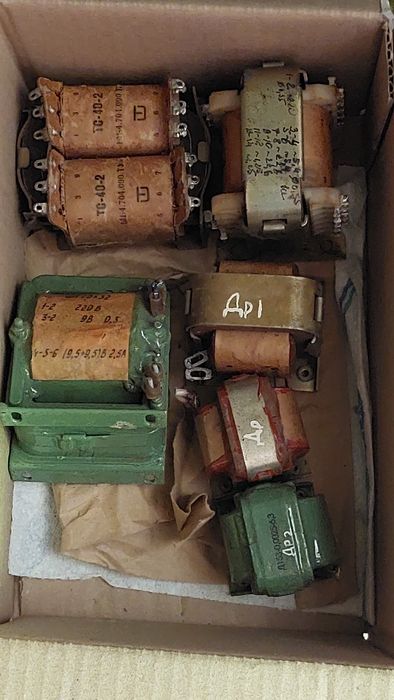 Трансформаторы різні: ТА, ТАН, ТН, ТС, ТВ, ТП, ТОТ, ТПП, ТУМ, ТВС.