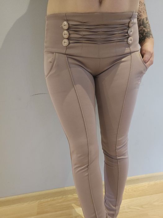 Damskie elastyczny eleganckie legginsy , rozmiar s m
Kolor beżows m