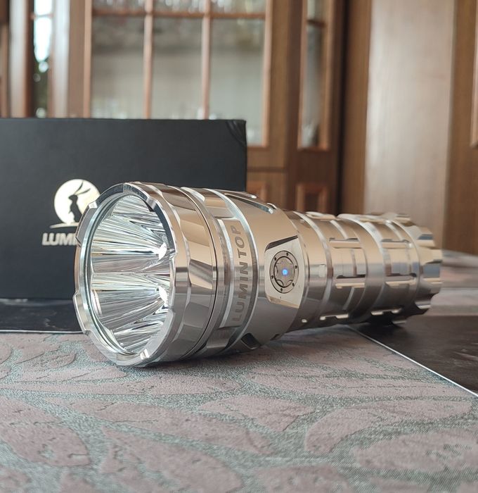 Latarka Lumintop Mach V5