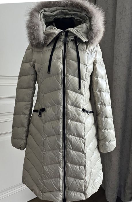 Пуховик moncler (натуральний пух).