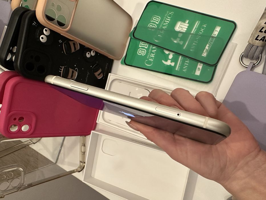 iPhone 11 64GB White
