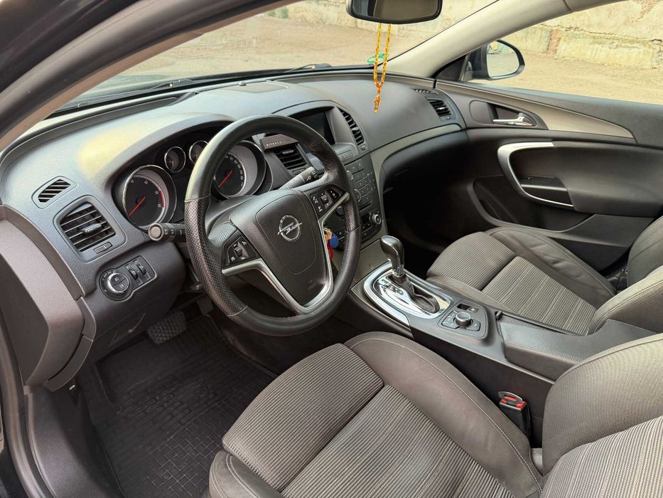 Продам Opel Insignia 2013 року