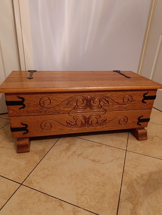 Skrzynia dębowa duża ozdobne okucia