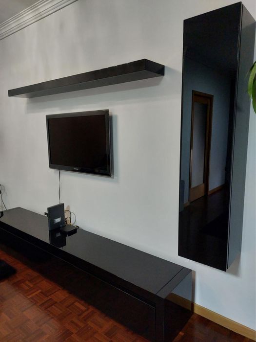 Móvel com coluna sala de estar