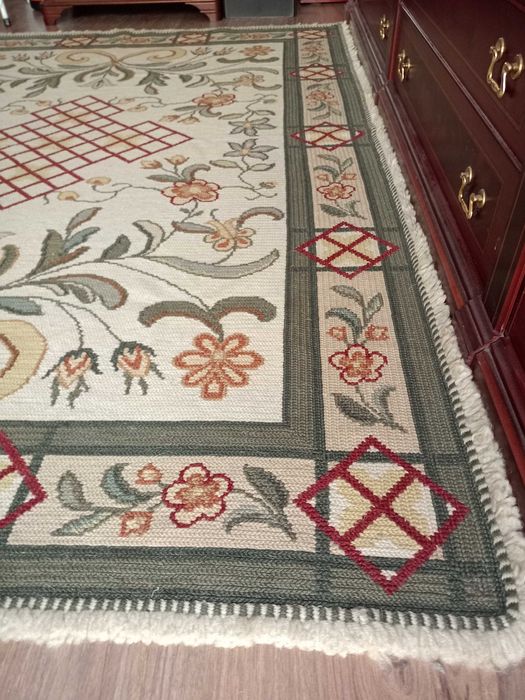 Tapete Arraiolos 225x165cm.LIMPO!.Entrega Setúbal e arredores ou CTT.