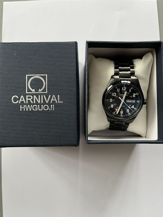 Годинник Carnival