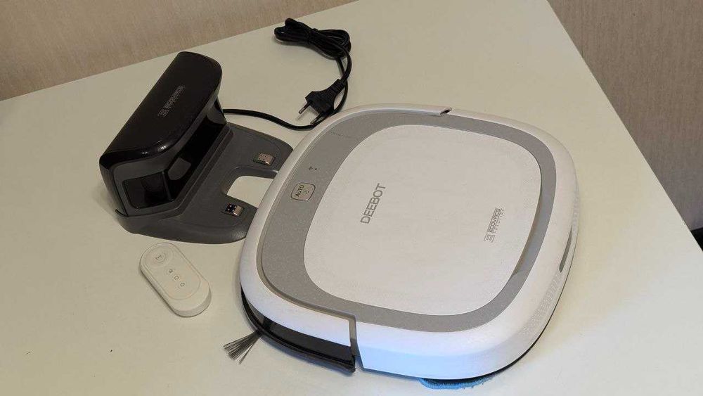 Робот пилосос DEEBOT ECOVACS