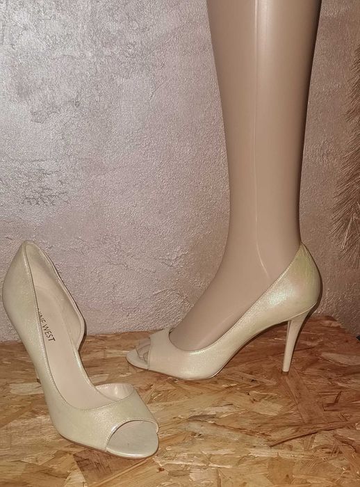 czółenka skóra Nina West 39/24,5 cm