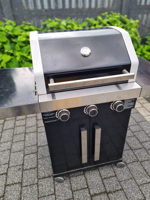 Grill gazowy ( żeliwny ruszt) 3 palniki ( Weber) S cena.