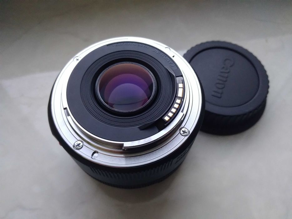 Canon EF 50mm f/1.8 STM